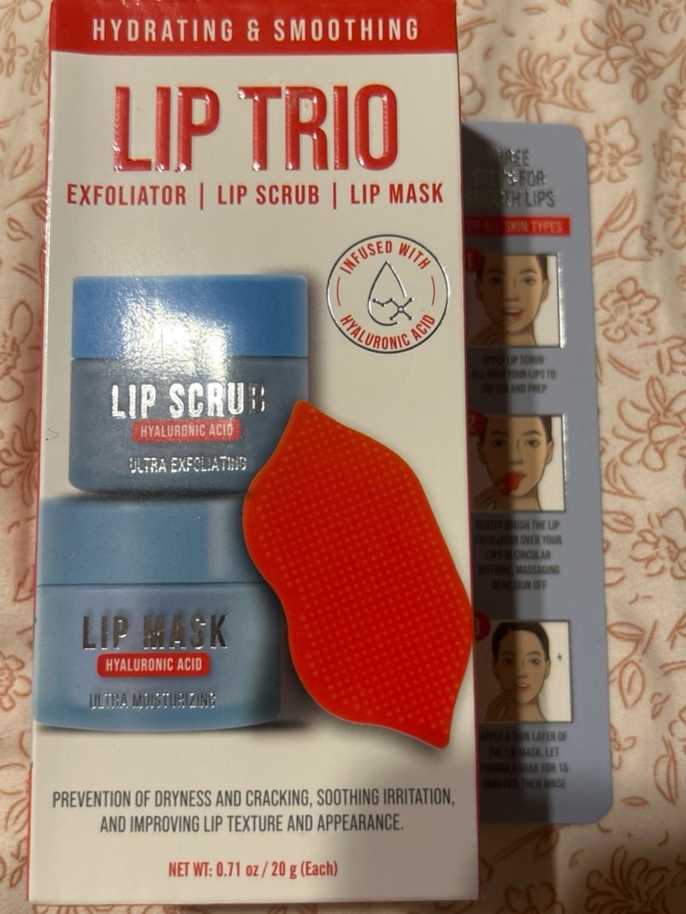 Lip Trio Hydrating Set with Blue Jars and Red Applicator